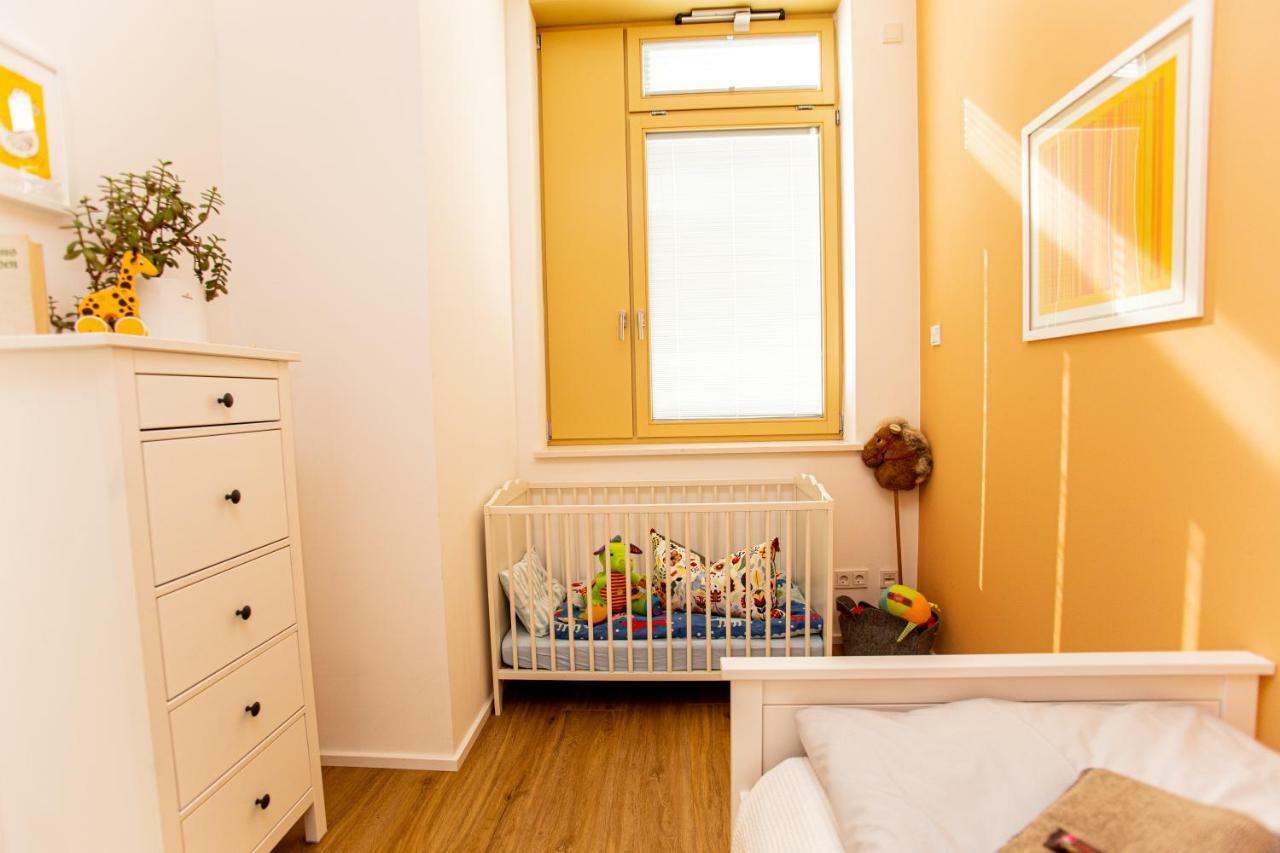 Eckhof Domizil - Grosszuegige Ferienwohnung Mit Kleinem Garten In Der Altstadt Von Gotha Ngoại thất bức ảnh