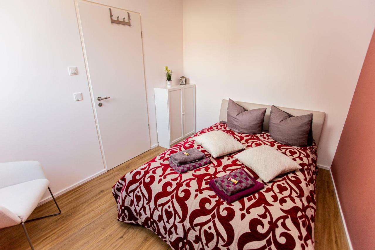 Eckhof Domizil - Grosszuegige Ferienwohnung Mit Kleinem Garten In Der Altstadt Von Gotha Ngoại thất bức ảnh